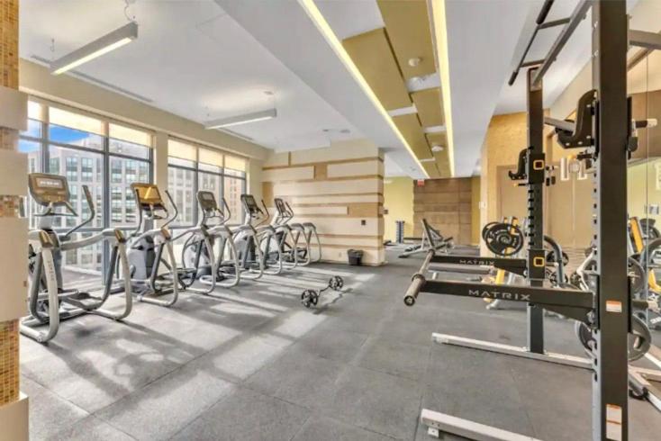 2Bedroom Cn Tower And Water Views - Free Parking - Rooftop Pool Toronto Buitenkant foto